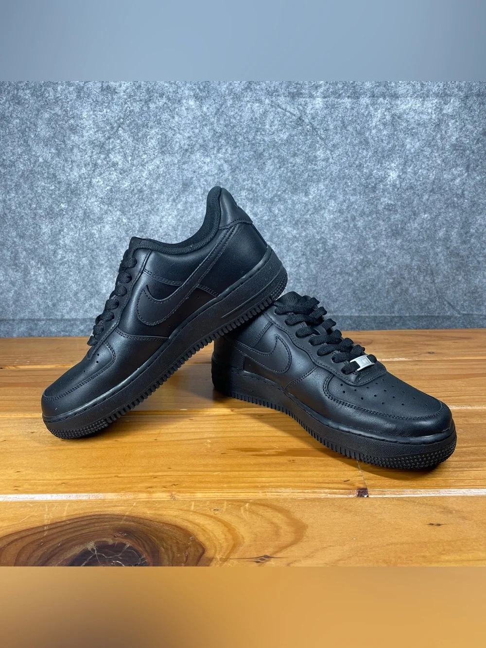 Nike Air Force 1 '07 Womens 8.5 Triple Black AF1 Low Sneakers DD8959-001 READ